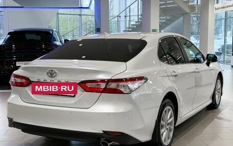 Toyota Camry, 2021 год, 3 599 000 рублей, 7 фотография