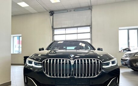 BMW 7 серия, 2022 год, 9 900 000 рублей, 2 фотография