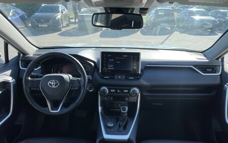 Toyota RAV4, 2020 год, 3 490 000 рублей, 10 фотография