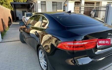 Jaguar XE I рестайлинг, 2015 год, 2 450 000 рублей, 18 фотография
