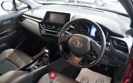 Toyota C-HR I рестайлинг, 2018 год, 2 629 000 рублей, 9 фотография