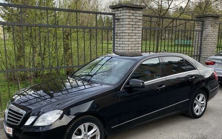 Mercedes-Benz E-Класс, 2013 год, 2 050 000 рублей, 2 фотография