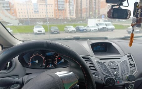 Ford Fiesta, 2015 год, 700 000 рублей, 6 фотография