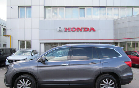 Honda Pilot III рестайлинг, 2020 год, 4 099 000 рублей, 2 фотография