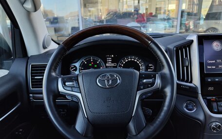 Toyota Land Cruiser 200, 2016 год, 6 078 000 рублей, 18 фотография