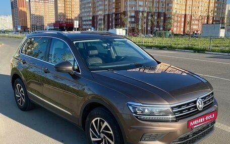 Volkswagen Tiguan II, 2018 год, 2 600 000 рублей, 2 фотография