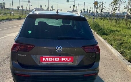 Volkswagen Tiguan II, 2018 год, 2 600 000 рублей, 3 фотография