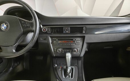 BMW 3 серия, 2010 год, 1 047 000 рублей, 15 фотография