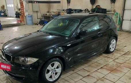 BMW 1 серия, 2011 год, 1 150 000 рублей, 3 фотография