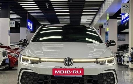 Volkswagen Golf GTI, 2021 год, 2 910 111 рублей, 2 фотография