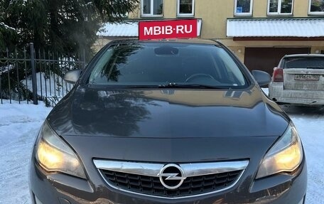 Opel Astra J, 2011 год, 1 фотография