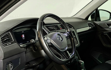 Volkswagen Tiguan II, 2018 год, 3 390 000 рублей, 13 фотография
