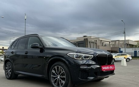BMW X5, 2019 год, 7 850 000 рублей, 2 фотография