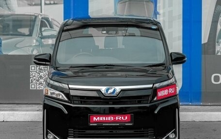 Toyota Voxy III, 2020 год, 2 799 000 рублей, 3 фотография