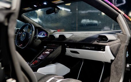 Lamborghini Huracán, 2023 год, 34 500 000 рублей, 26 фотография