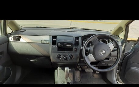 Nissan Tiida, 2004 год, 630 000 рублей, 11 фотография
