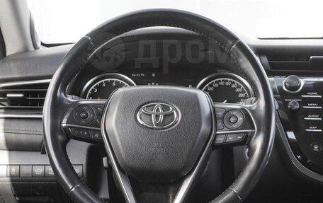 Toyota Camry, 2019 год, 3 290 000 рублей, 10 фотография