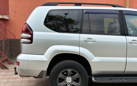 Toyota Land Cruiser Prado 120 рестайлинг, 2007 год, 2 099 999 рублей, 10 фотография