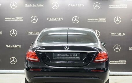 Mercedes-Benz E-Класс, 2017 год, 3 600 000 рублей, 4 фотография