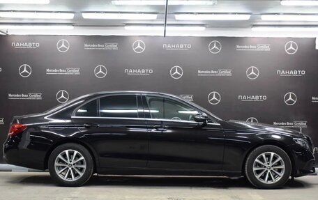 Mercedes-Benz E-Класс, 2017 год, 3 600 000 рублей, 6 фотография
