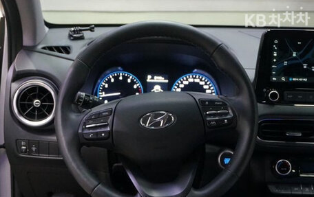 Hyundai Kona I, 2021 год, 1 830 000 рублей, 9 фотография