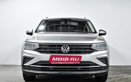 Volkswagen Tiguan II, 2021 год, 2 604 450 рублей, 2 фотография