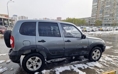 Chevrolet Niva I рестайлинг, 2011 год, 520 000 рублей, 4 фотография