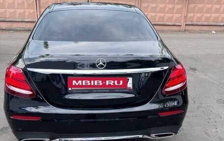 Mercedes-Benz E-Класс, 2018 год, 3 600 000 рублей, 3 фотография