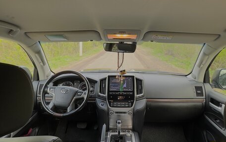 Toyota Land Cruiser 200, 2017 год, 7 180 000 рублей, 12 фотография