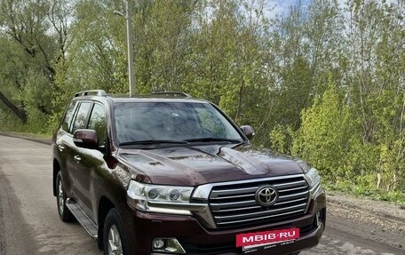 Toyota Land Cruiser 200, 2017 год, 7 180 000 рублей, 6 фотография