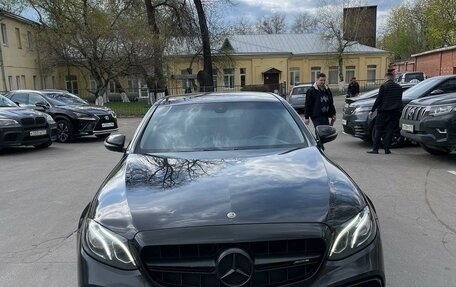 Mercedes-Benz E-Класс, 2017 год, 2 600 000 рублей, 2 фотография