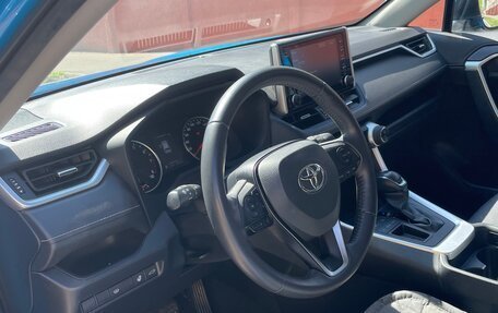 Toyota RAV4, 2020 год, 3 400 000 рублей, 10 фотография