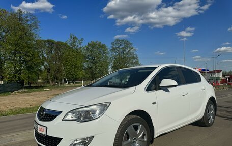 Opel Astra J, 2011 год, 995 000 рублей, 3 фотография
