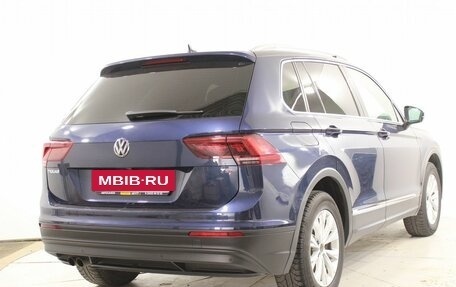 Volkswagen Tiguan II, 2017 год, 1 970 000 рублей, 5 фотография