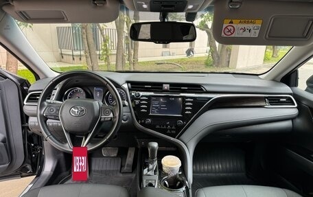 Toyota Camry, 2018 год, 2 890 000 рублей, 6 фотография