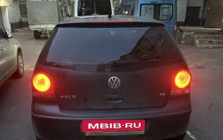 Volkswagen Polo IV рестайлинг, 2005 год, 300 000 рублей, 3 фотография