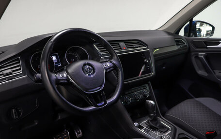 Volkswagen Tiguan II, 2018 год, 2 857 000 рублей, 20 фотография