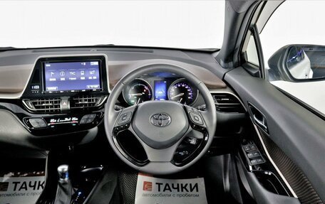 Toyota C-HR I рестайлинг, 2018 год, 2 498 000 рублей, 8 фотография