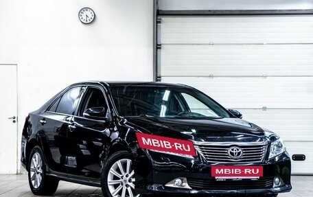 Toyota Camry, 2014 год, 1 989 000 рублей, 2 фотография