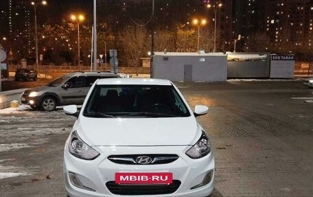 Hyundai Solaris II рестайлинг, 2012 год, 690 000 рублей, 2 фотография