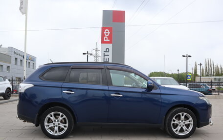 Mitsubishi Outlander III рестайлинг 3, 2013 год, 1 549 000 рублей, 8 фотография