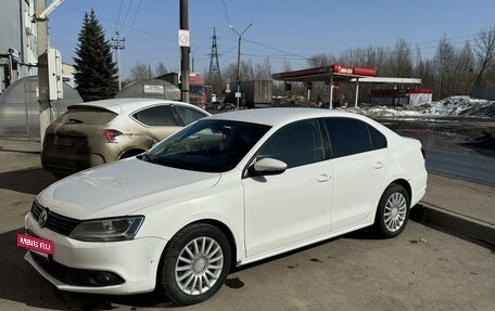 Volkswagen Jetta VI, 2013 год, 740 000 рублей, 3 фотография