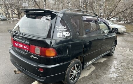 Toyota Ipsum II, 1997 год, 550 000 рублей, 2 фотография