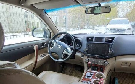 Toyota Highlander III, 2012 год, 2 350 000 рублей, 5 фотография