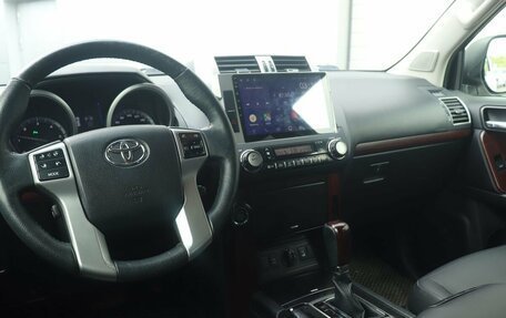 Toyota Land Cruiser Prado 150 рестайлинг 2, 2017 год, 5 055 000 рублей, 6 фотография