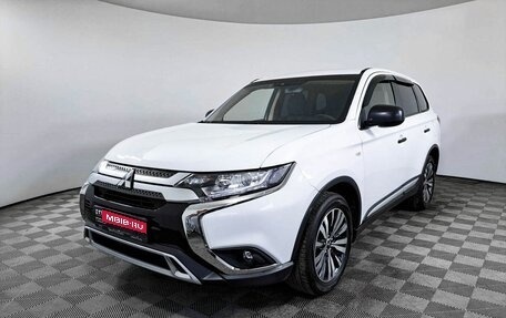 Mitsubishi Outlander III рестайлинг 3, 2018 год, 2 040 300 рублей, 1 фотография