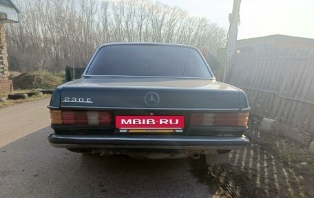 Mercedes-Benz W123, 1982 год, 230 000 рублей, 6 фотография