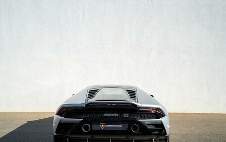 Lamborghini Huracán, 2023 год, 35 000 000 рублей, 3 фотография