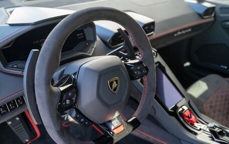 Lamborghini Huracán, 2023 год, 35 000 000 рублей, 6 фотография