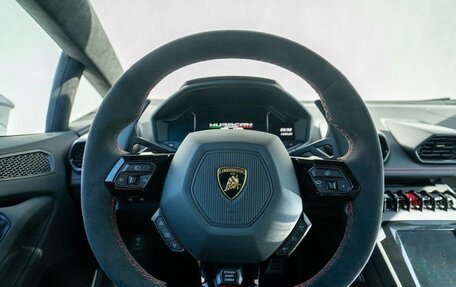 Lamborghini Huracán, 2023 год, 35 000 000 рублей, 12 фотография